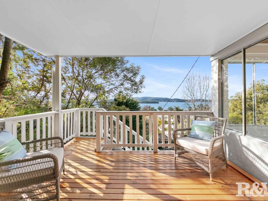 23 Hughes St, Point Clare, NSW 2250