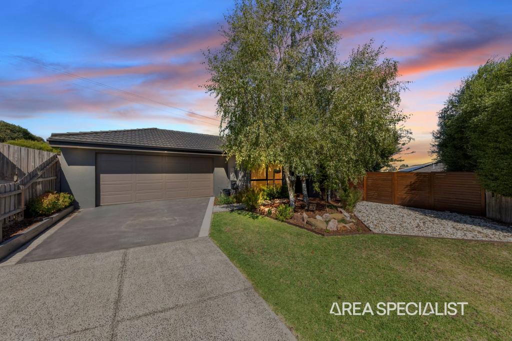 6 Jonathan Pl, Pakenham, VIC 3810