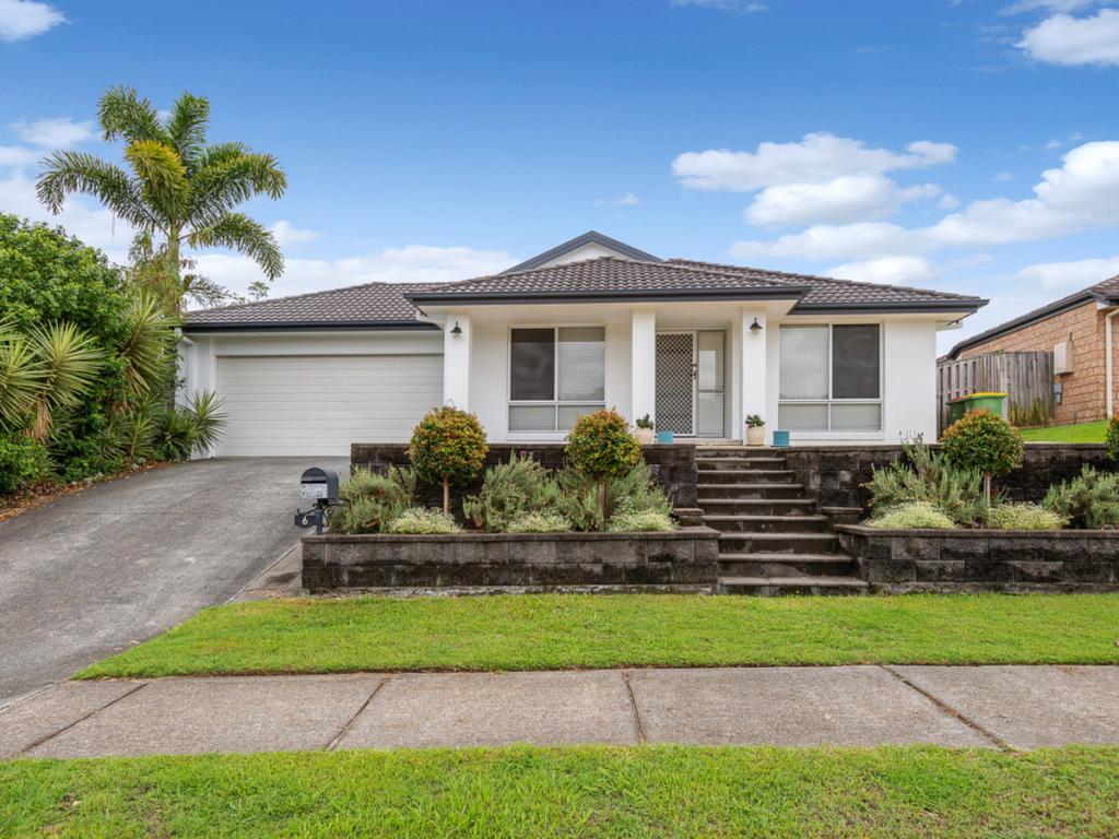 6 Hawkesbury Ave, Pacific Pines, QLD 4211