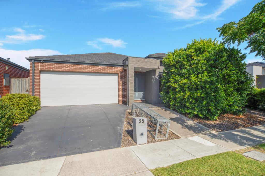 25 PEROOMBA DR, POINT COOK, VIC 3030