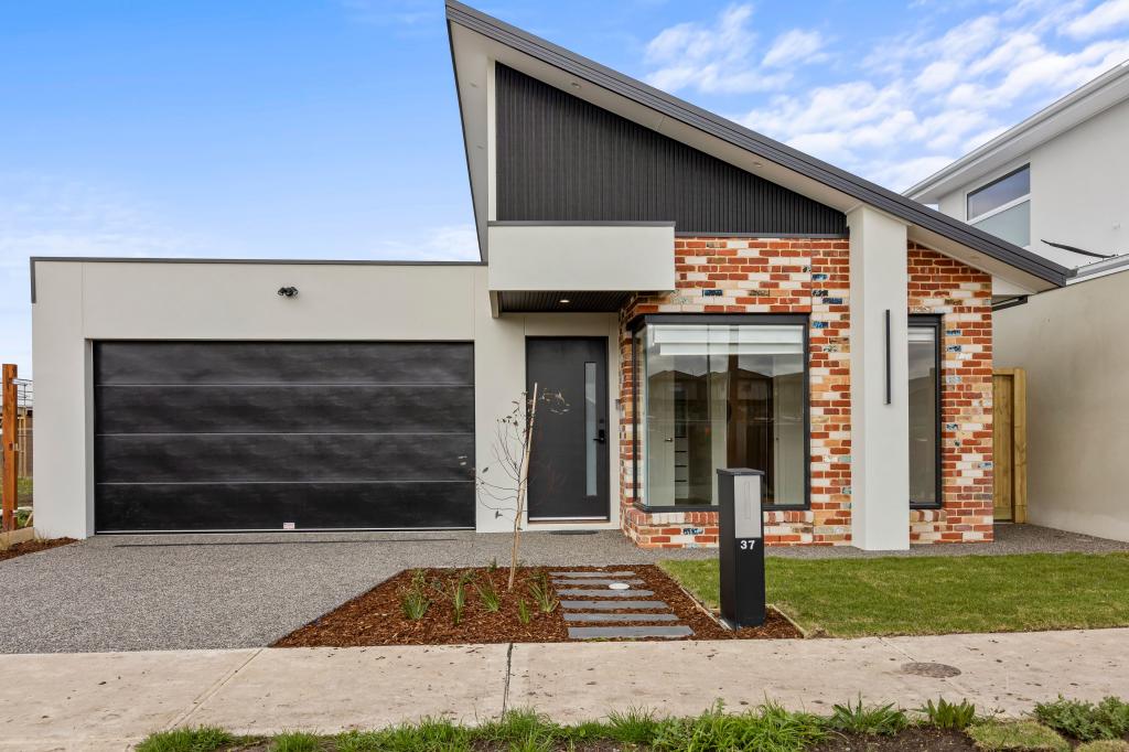 37 Woodruff Rd, Greenvale, VIC 3059