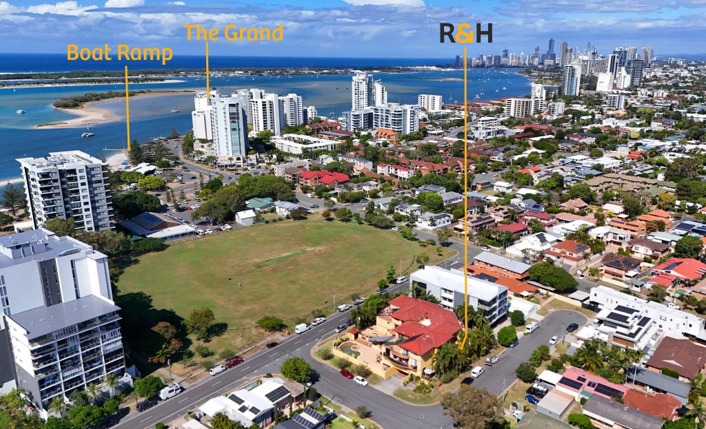 2/10-12 BATH ST, LABRADOR, QLD 4215