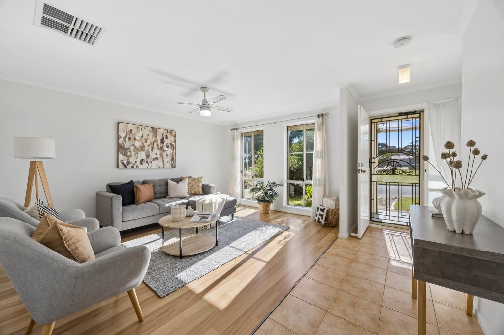 17 Chamberlain Dr, Christie Downs, SA 5164