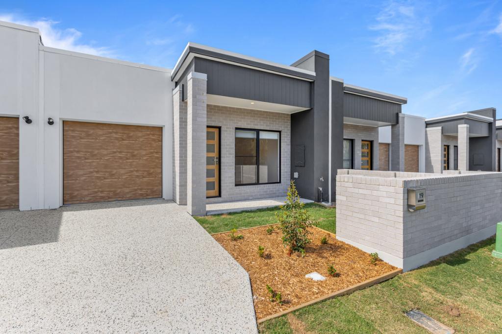 19 Creek Pde, Morayfield, QLD 4506