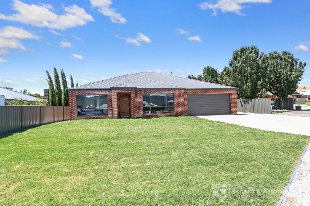 5 Gibson Bvd, Tangambalanga, VIC 3691