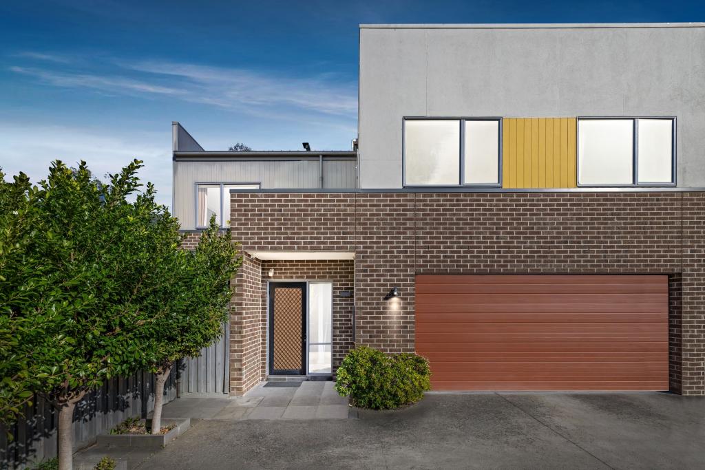 37 BLOOM AVE, WANTIRNA SOUTH, VIC 3152