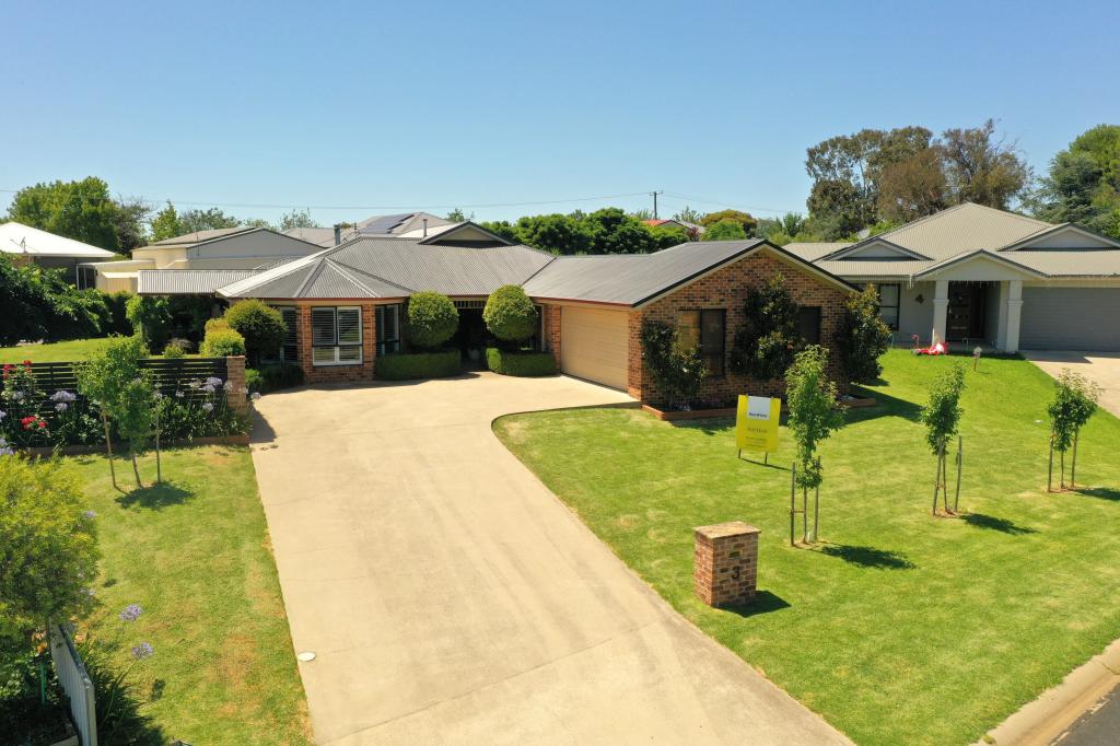 3 Gold Ct, Young, NSW 2594