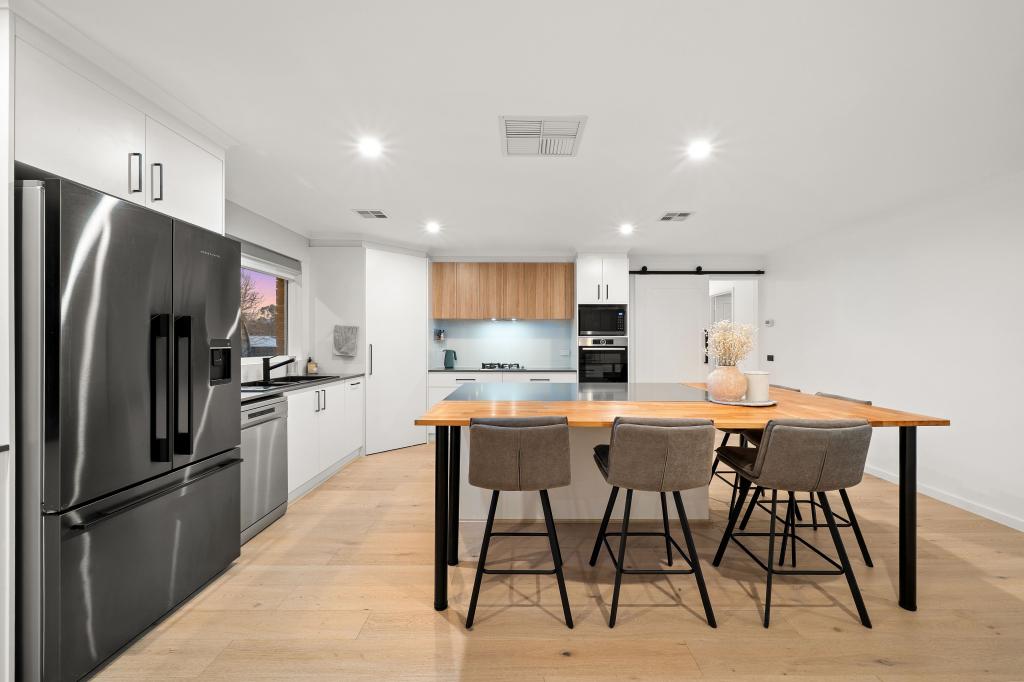 2 Jane Sutherland St, Conder, ACT 2906