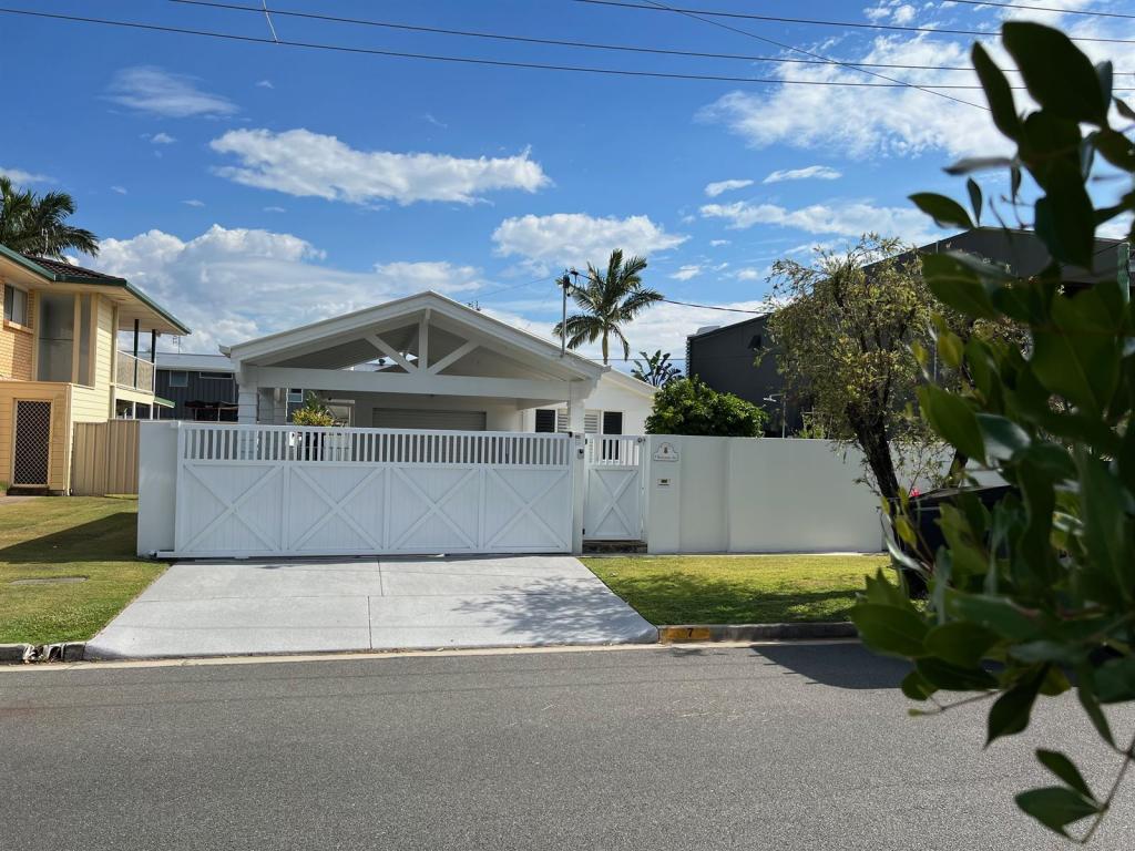 7 Margaroola Ave, Biggera Waters, QLD 4216