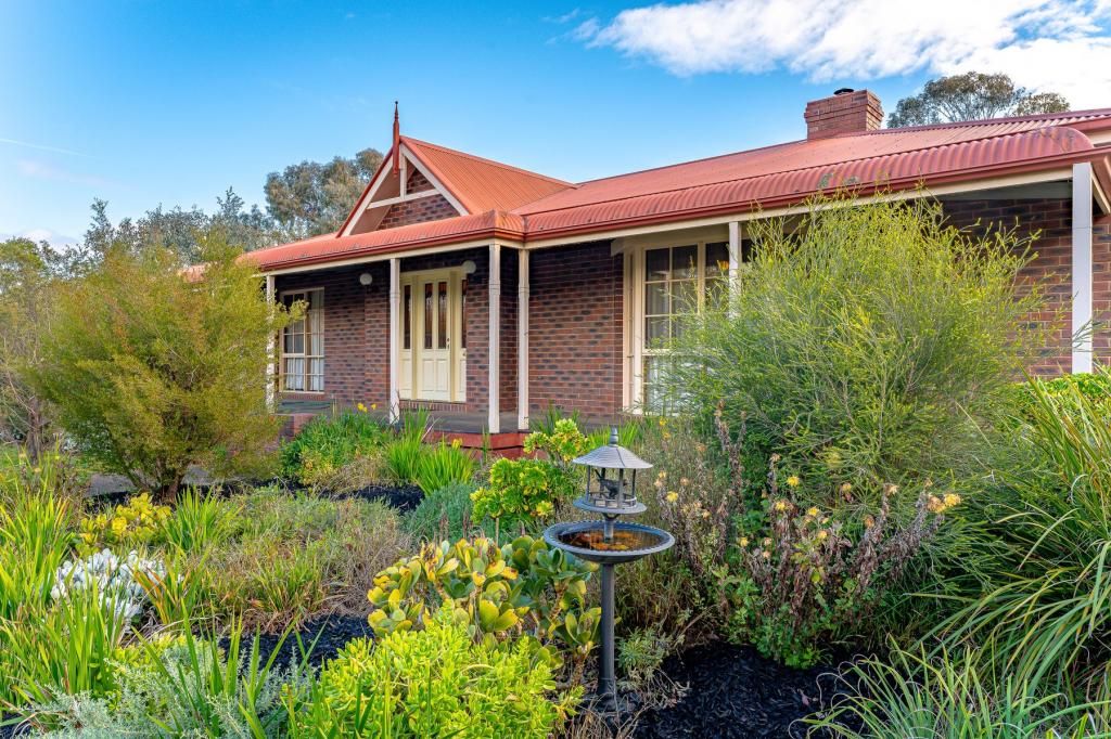 15 Lawrence Rd, Strathfieldsaye, VIC 3551