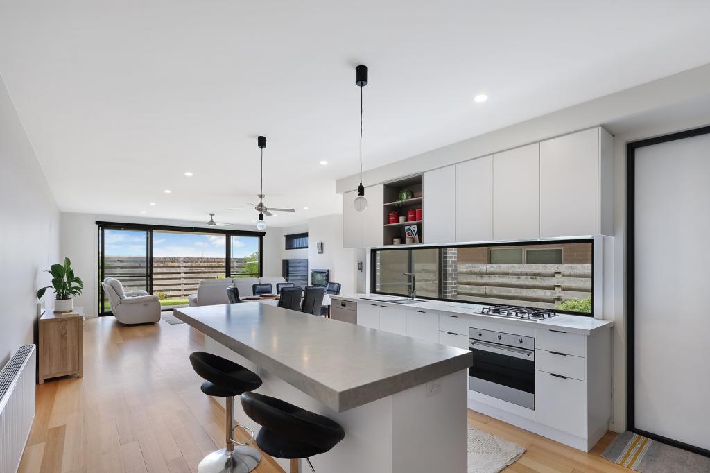 2/5 Martin Laurence Pl, Port Fairy, VIC 3284