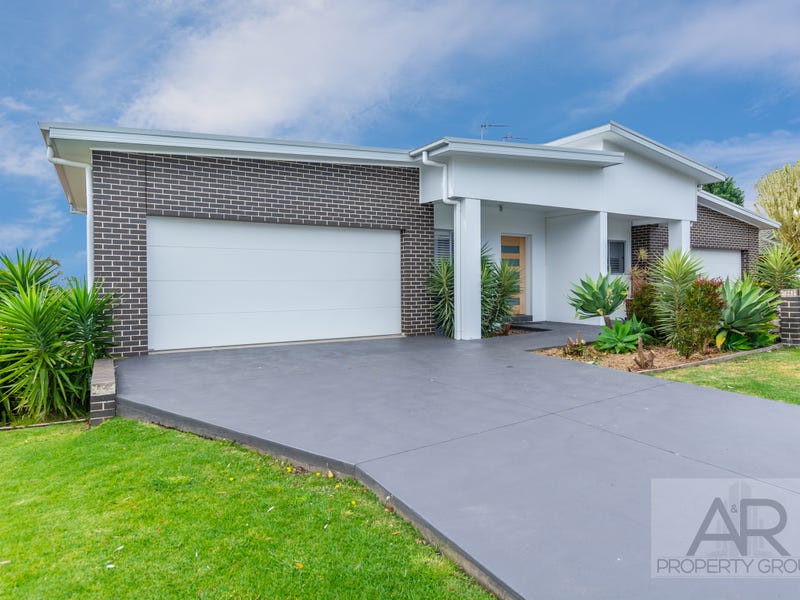 17 Panbula Pl, Flinders, NSW 2529