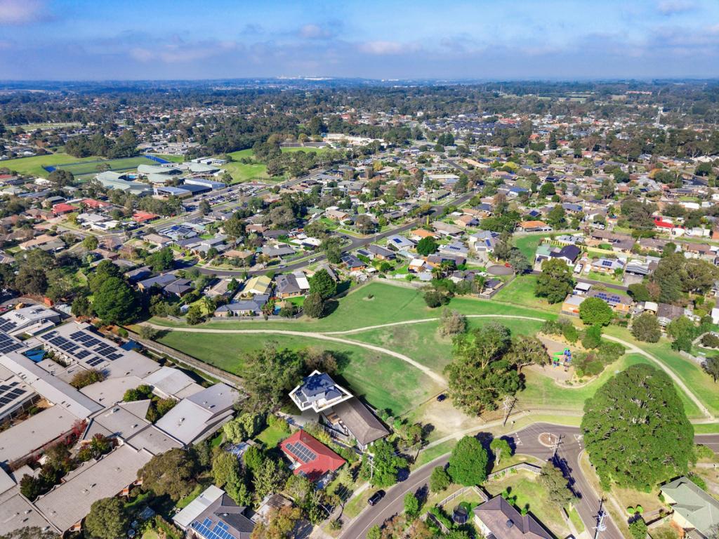2/27 Pembroke Dr, Somerville, VIC 3912