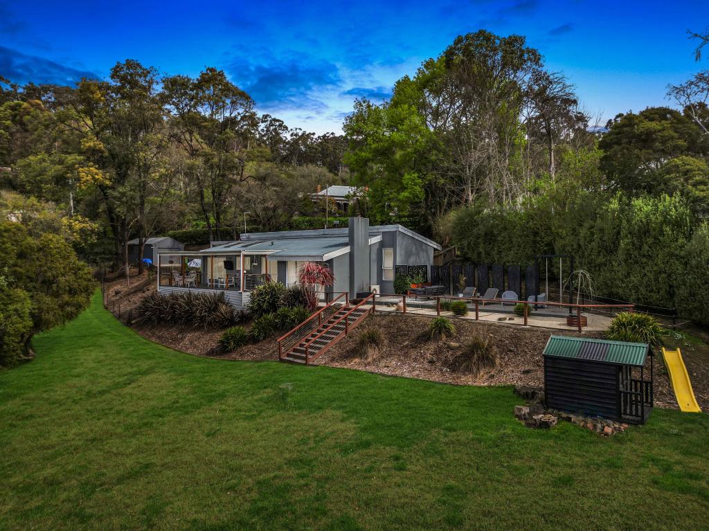 34 CHARMAN AVE, EMERALD, VIC 3782