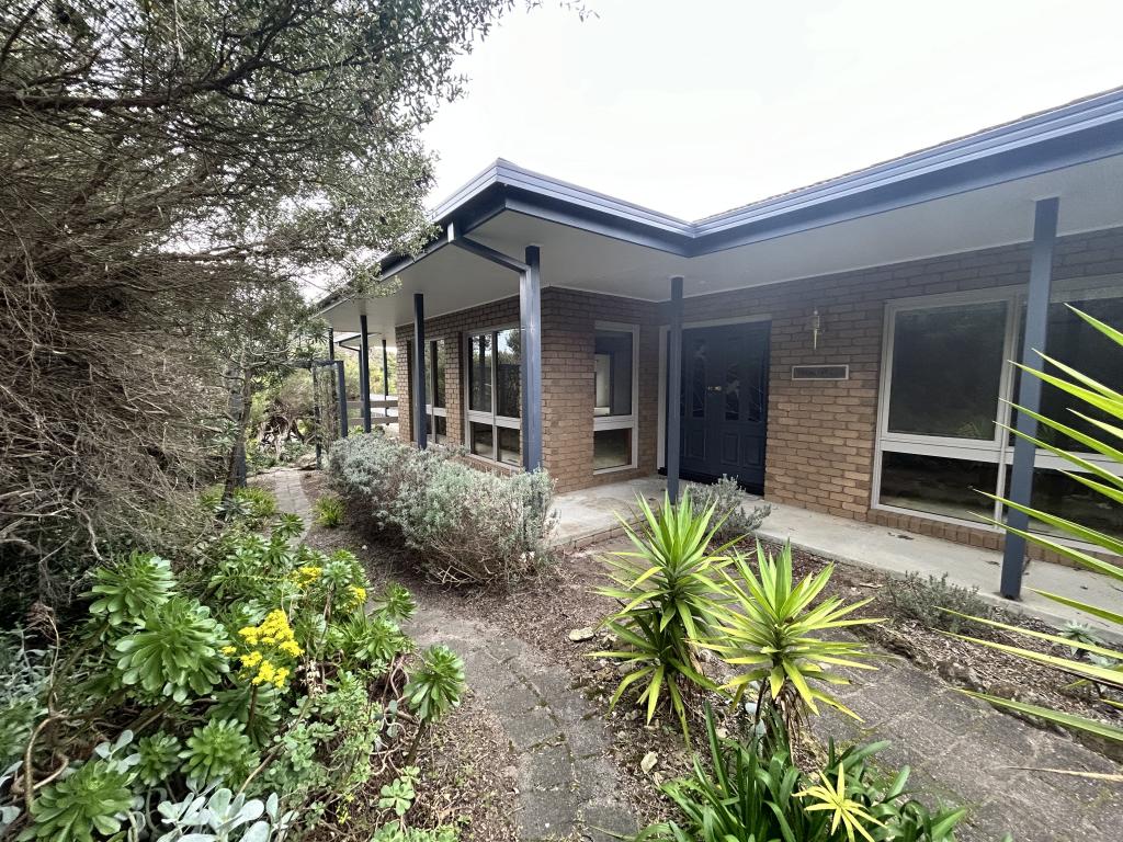 6 Warwick Hill Dr, Point Lonsdale, VIC 3225