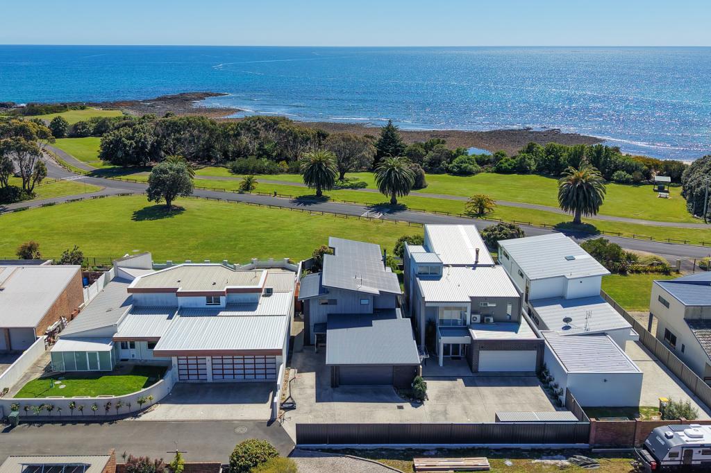 1/3 Clare Ct, Devonport, TAS 7310