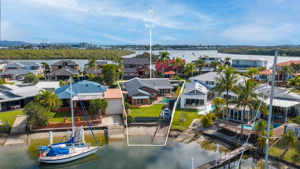 22 Hume Pde, Paradise Point, QLD 4216