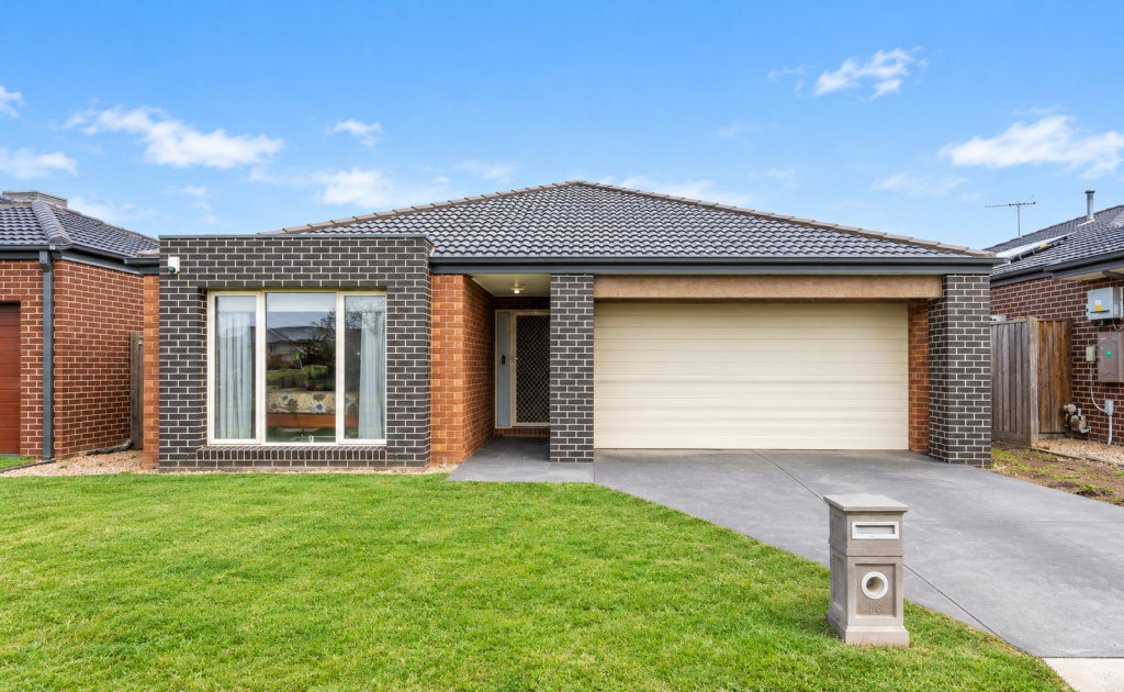 15 Pinrush Rd, Brookfield, VIC 3338