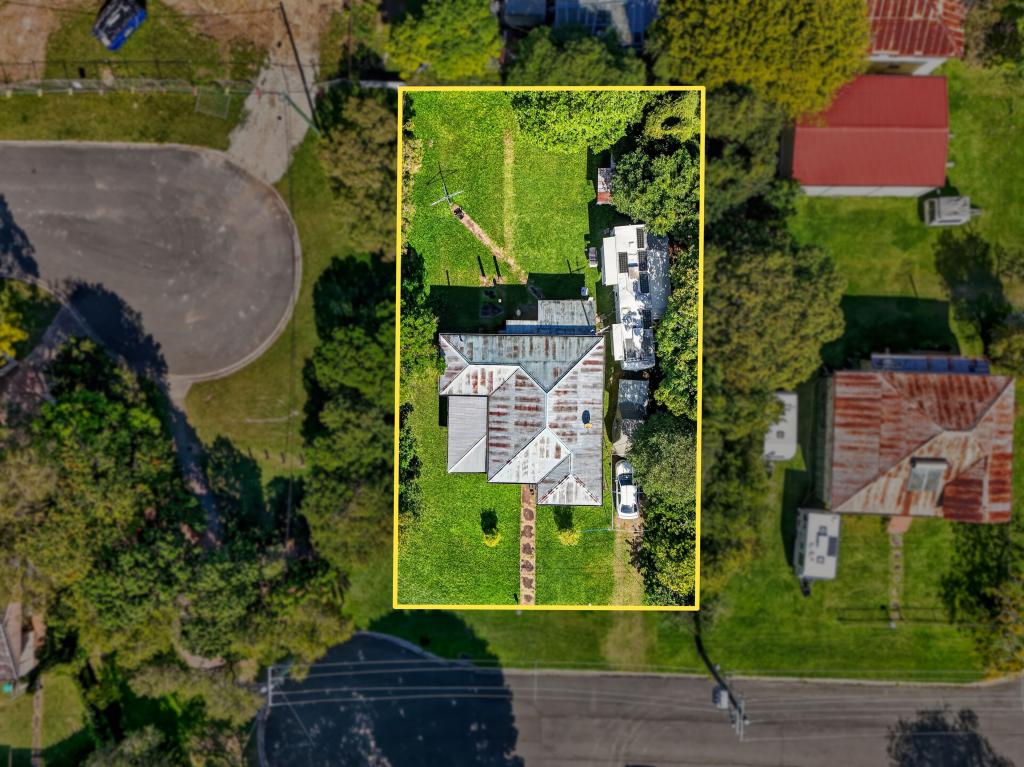 18 Station St, Caboolture, QLD 4510