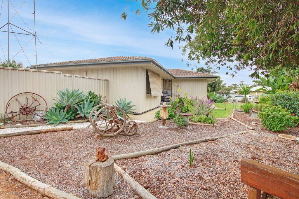 5a Mccutcheon St, Waikerie, SA 5330
