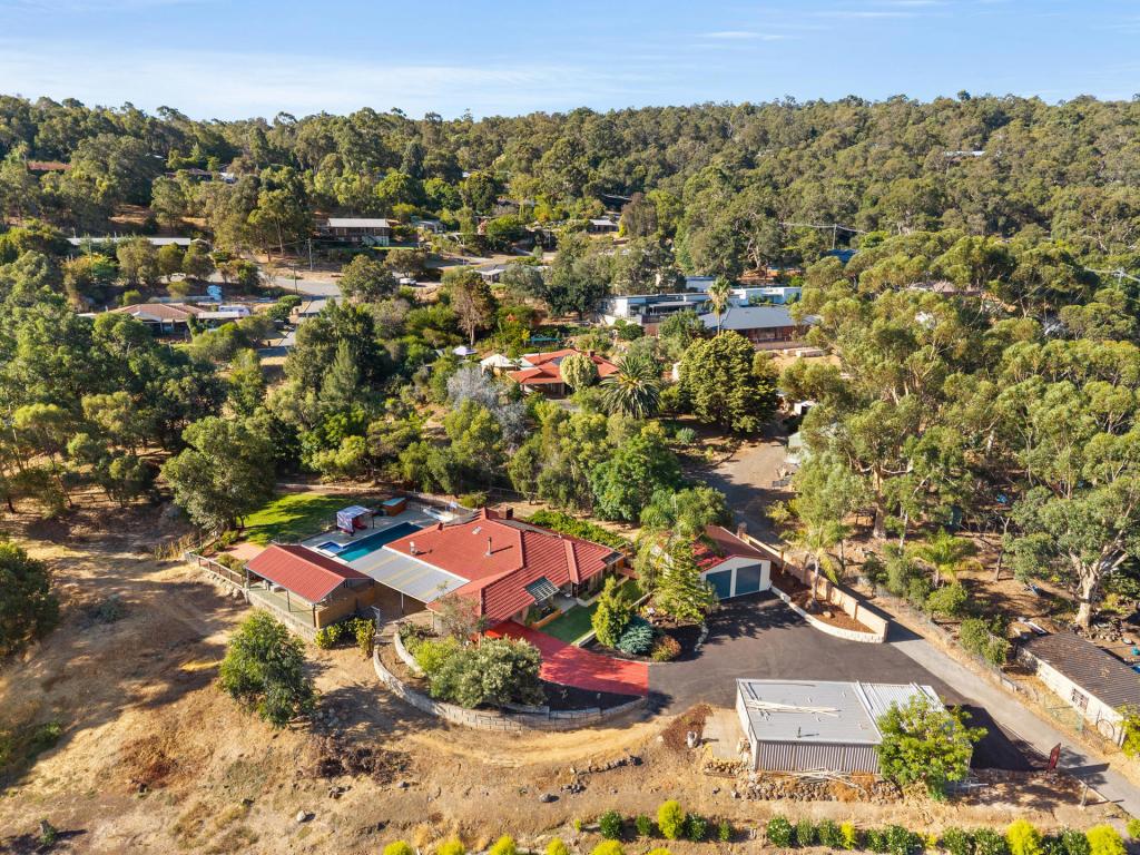 6 Peet Rd, Roleystone, WA 6111