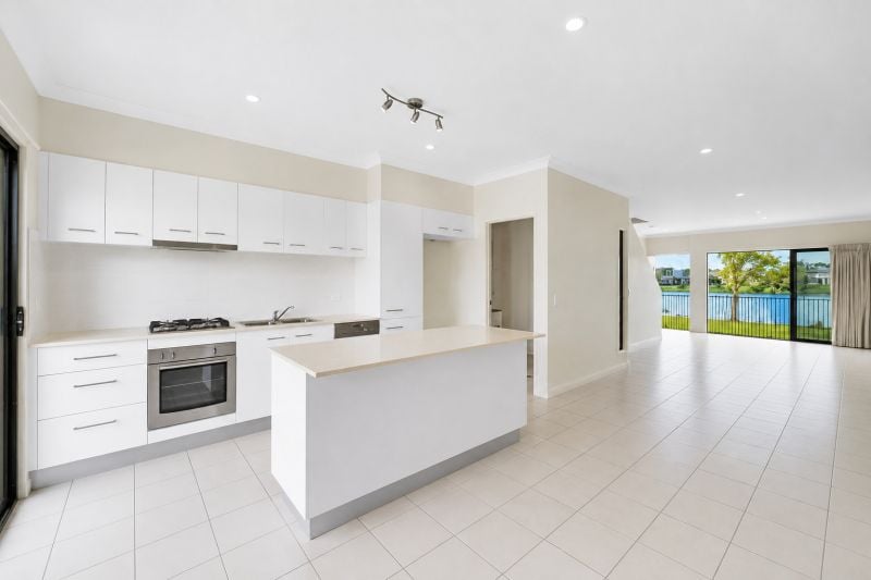 205/18 South Bay Dr, Varsity Lakes, QLD 4227