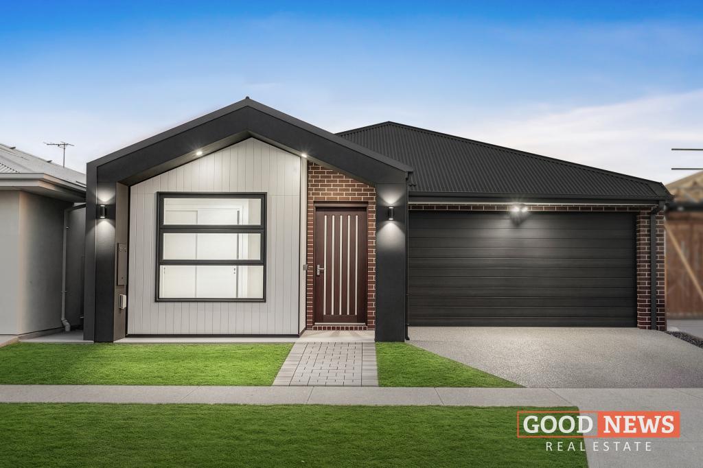 32 COLLETTE CCT, DEANSIDE, VIC 3336
