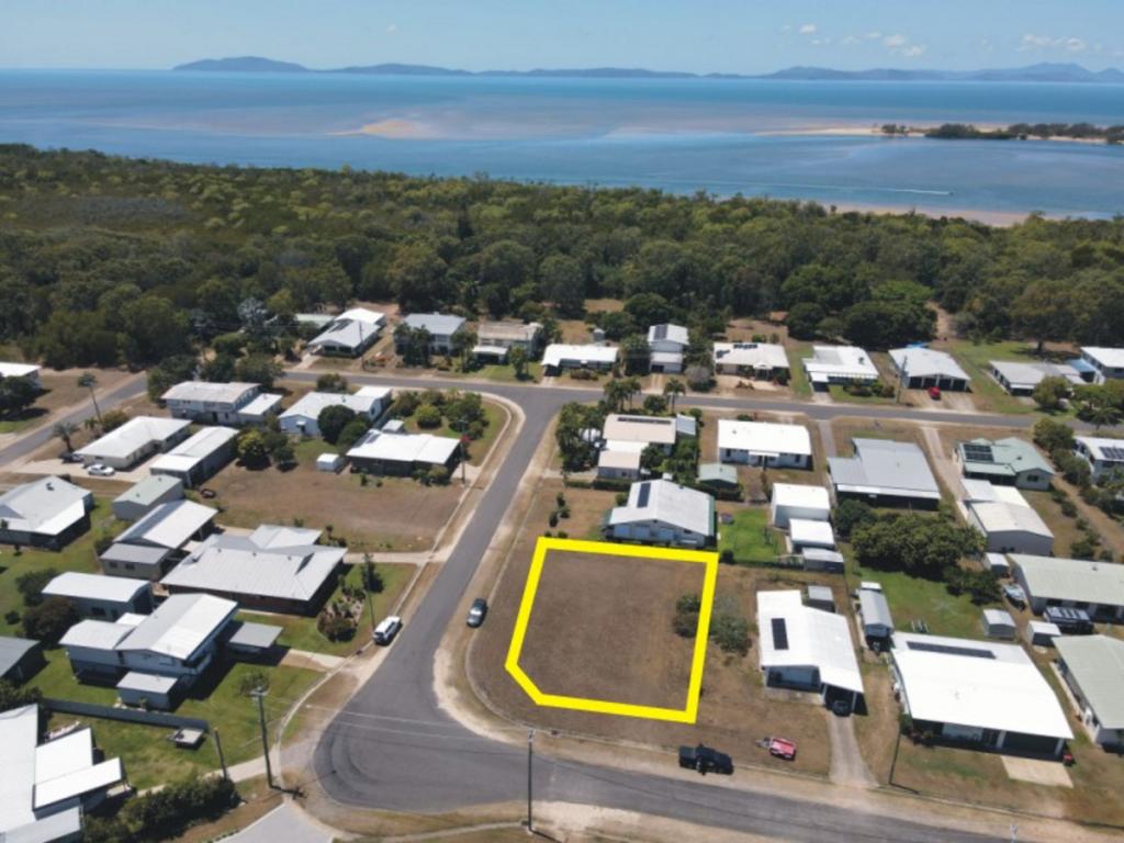 20 Barramundi St, Taylors Beach, QLD 4850