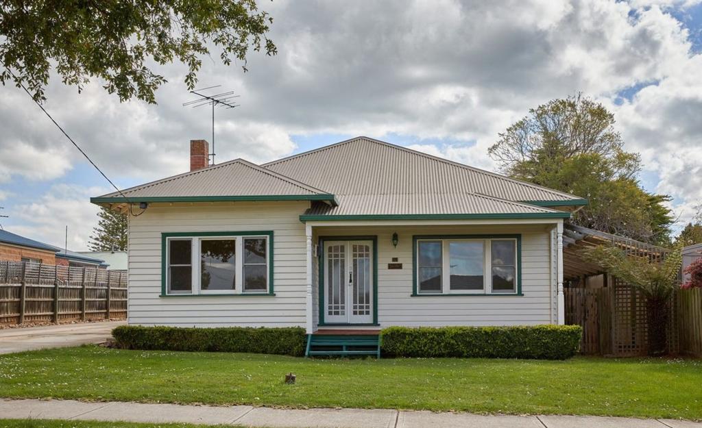 13 Hopetoun Rd, Drouin, VIC 3818