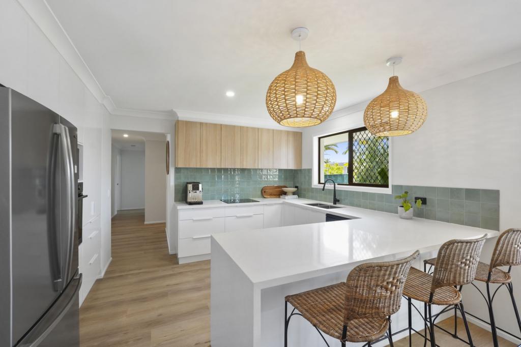14 Treeview Dr, Burleigh Waters, QLD 4220