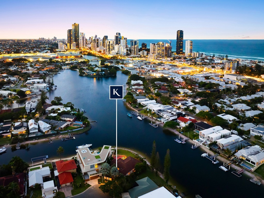 38 Gretel Dr, Mermaid Waters, QLD 4218