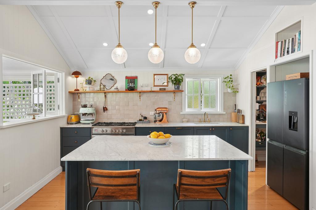 11 Chubb St, Belgian Gardens, QLD 4810