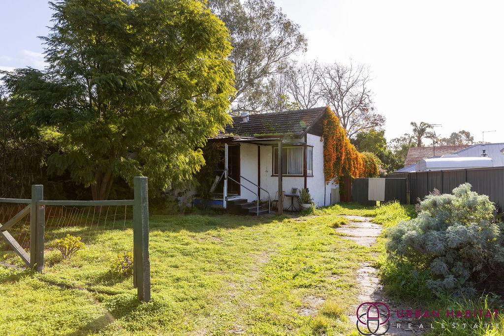35 Hewison Rd, Medina, WA 6167