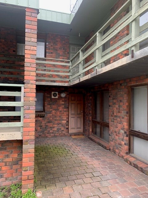 2/90 BRIDLE RD, MORWELL, VIC 3840