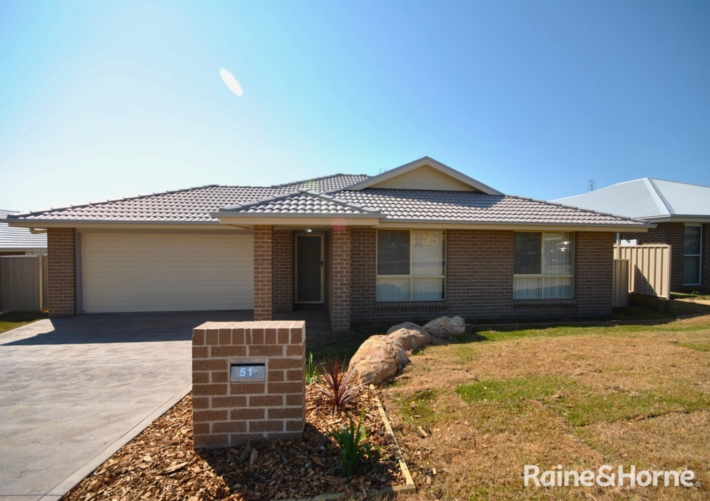 51 PEPPERMINT DR, WORRIGEE, NSW 2540