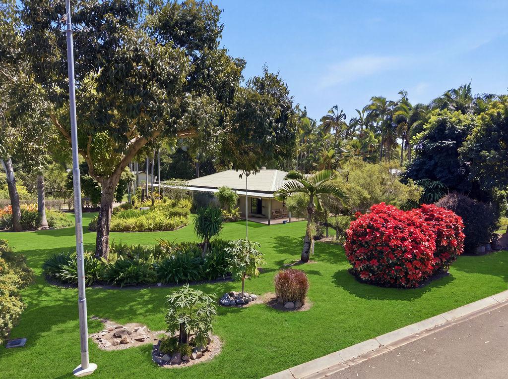 1 Macadamia Ct, Bushland Beach, QLD 4818