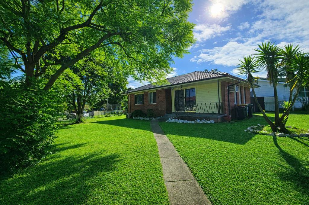 22 TANGALOA CRES, LETHBRIDGE PARK, NSW 2770