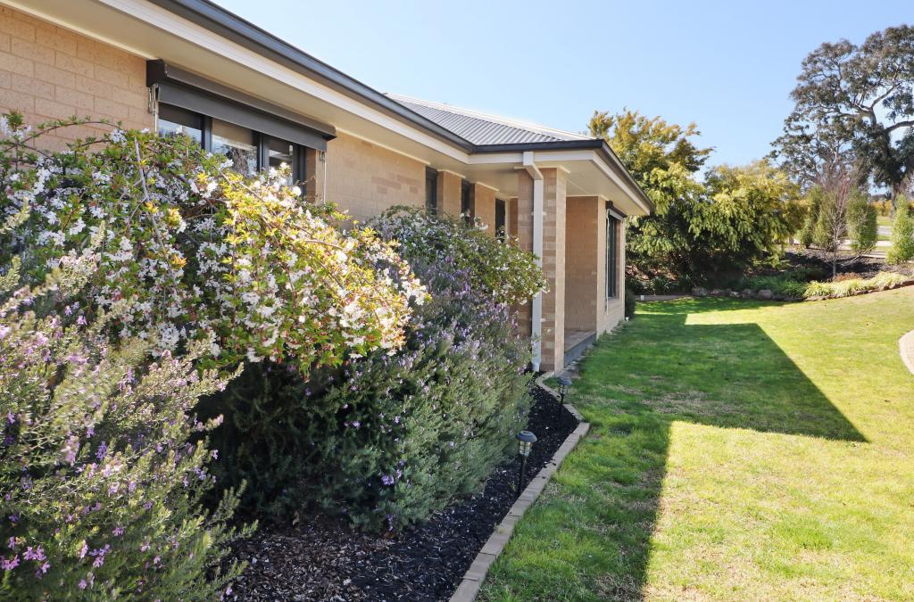 3 Acacia Cl, Mansfield, VIC 3722