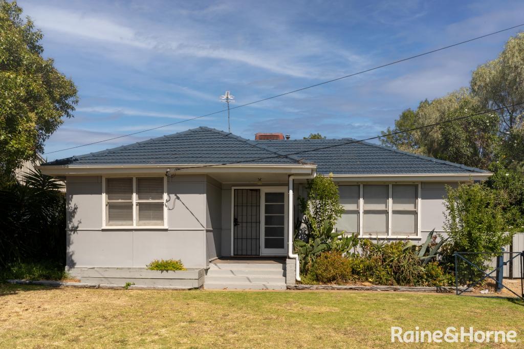 4 Lae Ave, Ashmont, NSW 2650