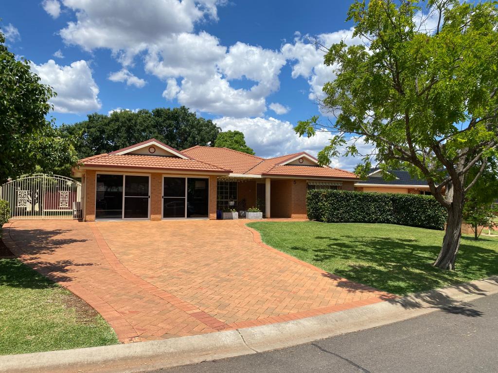 5 Gwydir Ct, Dubbo, NSW 2830