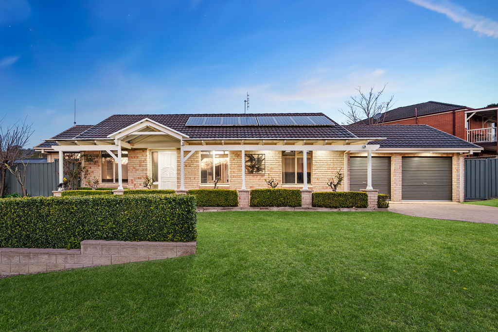 10 Lakeside St, Currans Hill, NSW 2567
