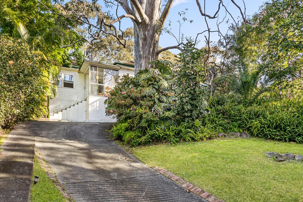 33 Robertson St, Coniston, NSW 2500