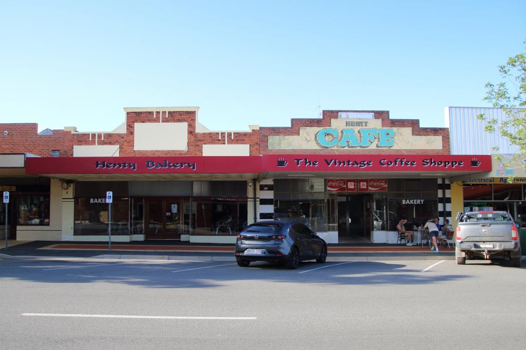 17 & 19 Sladen St, Henty, NSW 2658