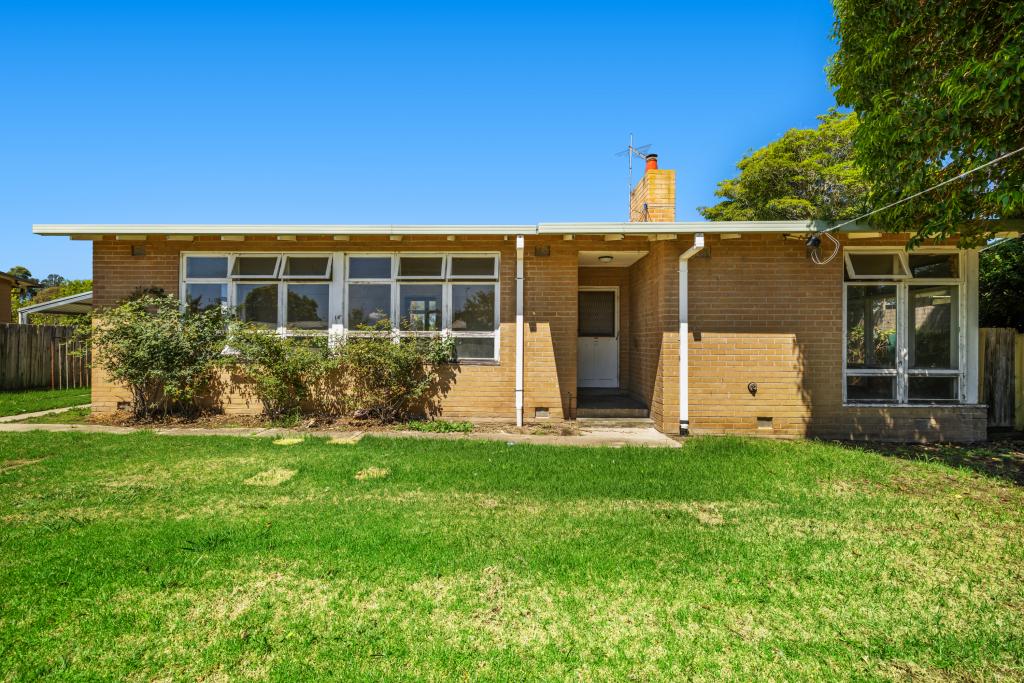 14 Bergen Cres, Sale, VIC 3850