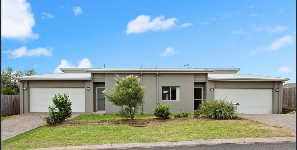 2/11 BULLOO ST, GLENVALE, QLD 4350