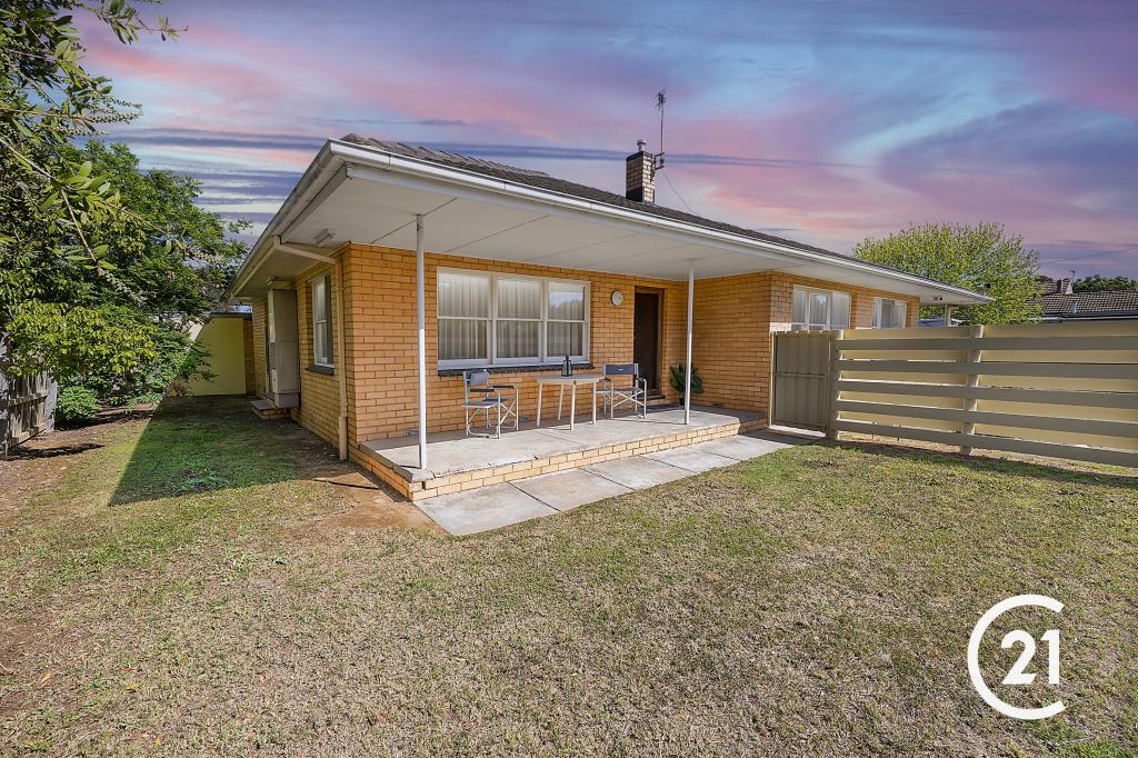 35 MCINTOSH ST, ECHUCA, VIC 3564