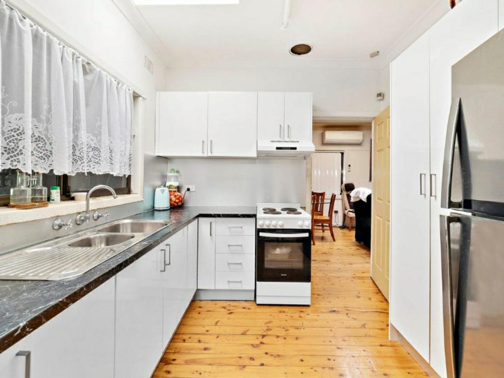 5 Winston Ave, Bass Hill, NSW 2197