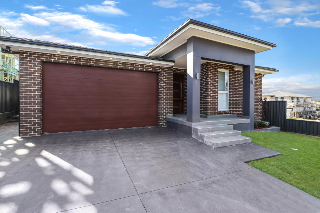 28 Fieldhouse Cct, Campbelltown, NSW 2560