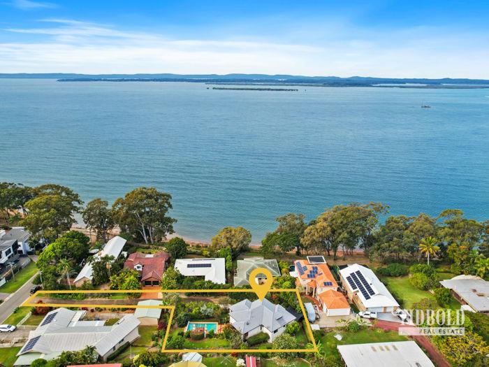 4d Bay St, Redland Bay, QLD 4165