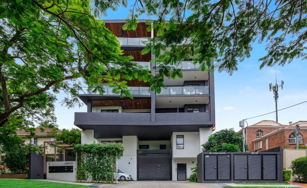 4/4 Shirley St, Indooroopilly, QLD 4068